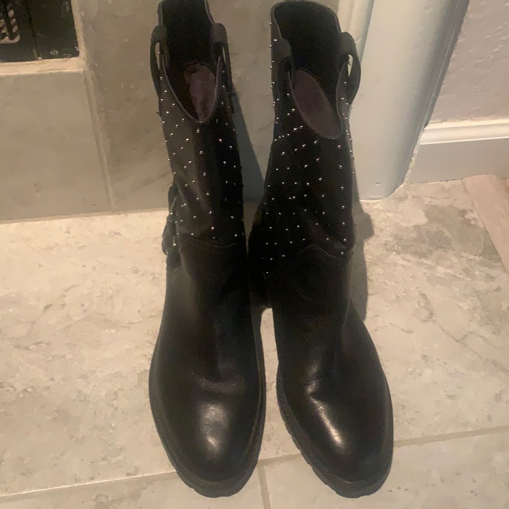 Banana Republic Black Leather Boots – Classic & Timeless
